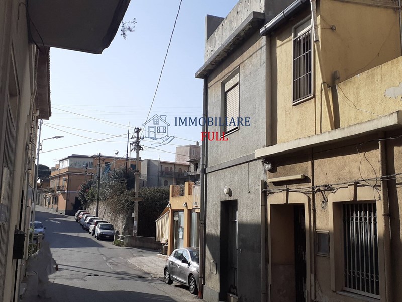 Casa Indipendente in Vendita a Messina, zona Nord, 44'000€, 98 m²