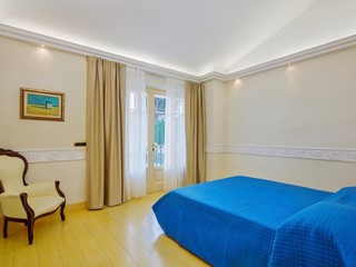 Villa in Affitto a Forte dei Marmi, zona Vittoria Apuana, 200'000€, 200 m², arredato