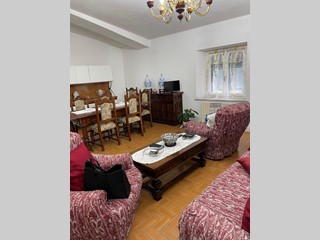 Quadrilocale in Vendita a Carrara, zona Torano, 90'000€, 90 m², arredato