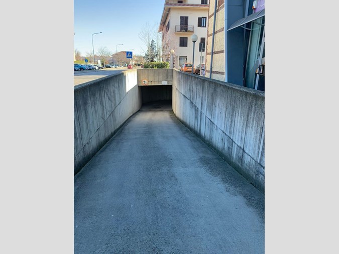 Box in Vendita a Pinerolo, 12'000€, 13 m²