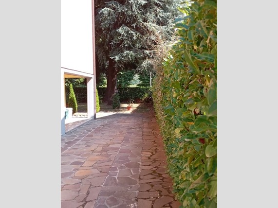 Casa Indipendente in Vendita a Lucca, zona sesto di moriano, 390'000€, 351 m², arredato, con Box