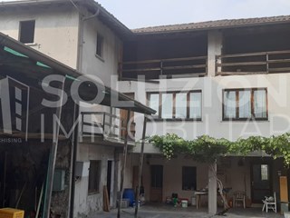 Casa Indipendente in Vendita a Cene, 189'000€, 450 m²
