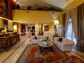Villa in Vendita a San Miniato, zona San Romano, 1'200'000€, 450 m², arredato, con Box
