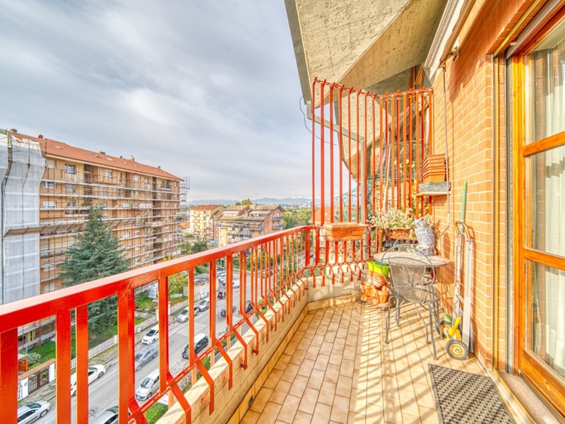 Appartamento in Vendita a Torino, 195'000€, 155 m²