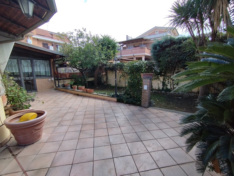 Casa Indipendente in Vendita a Ciampino, 498'000&euro;, 125 m², con Box