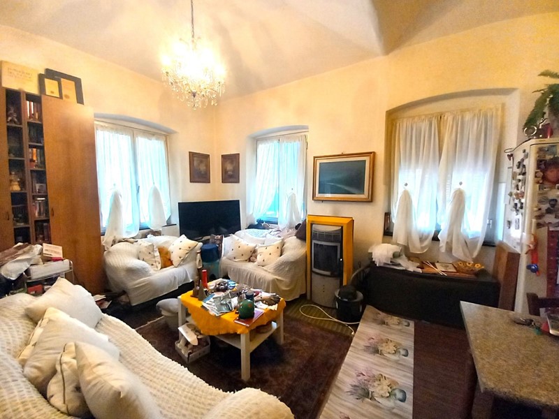 Appartamento in Vendita a Uscio, zona Uscio Centro, 77'000€, 81 m²