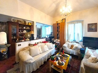 Appartamento in Vendita a Uscio, zona Uscio Centro, 77'000€, 81 m²