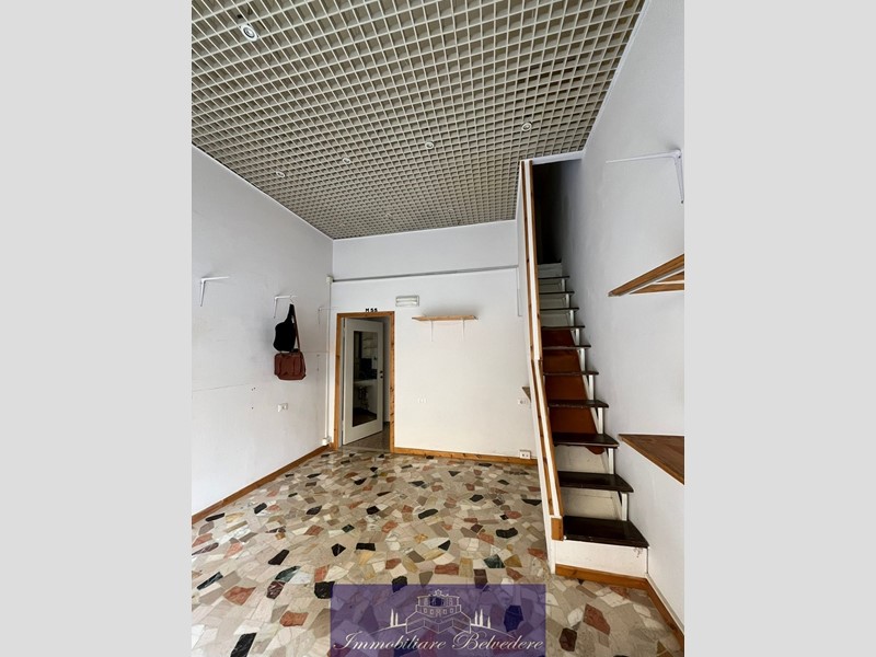 Immobile commerciale in Affitto a Firenze, zona Gavinana, 500€, 24 m²