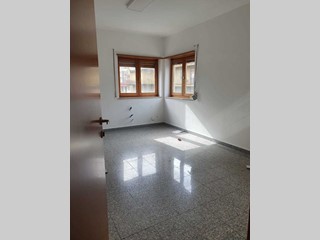 Ufficio in Affitto a Reggio Calabria, 1'200€, 200 m²