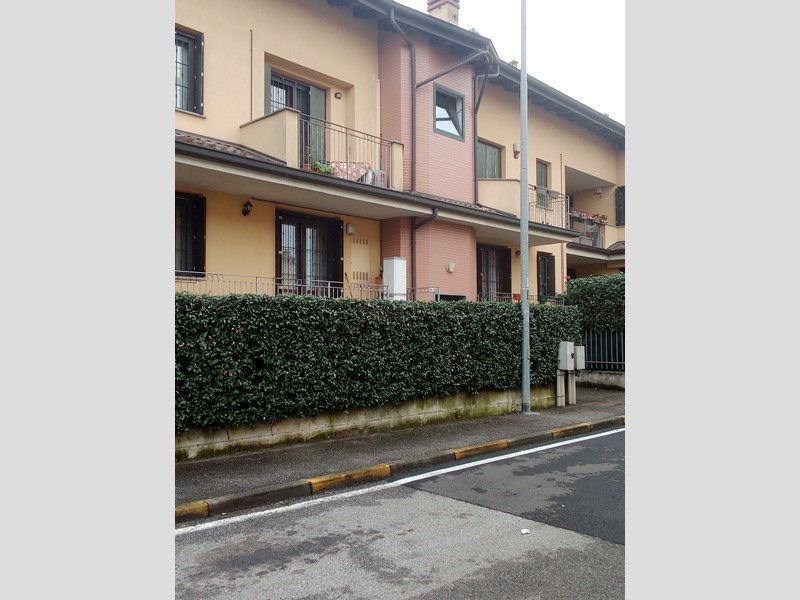 Bilocale in Vendita a Bellinzago Lombardo, zona Centrale, 110'000€, 60 m²