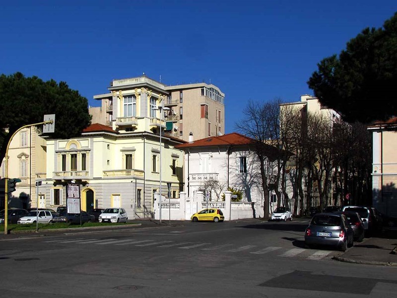 Appartamento in Vendita a Livorno, zona Montebello, 325'000€, 200 m²
