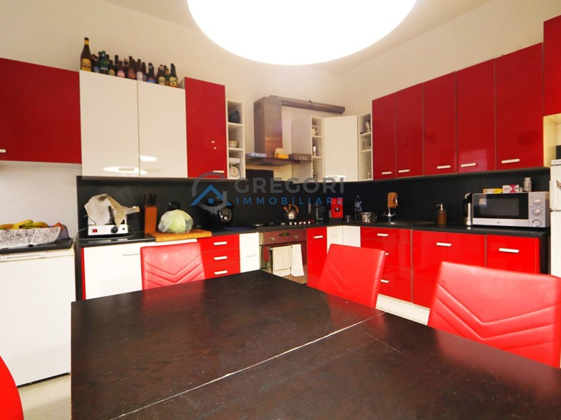 Appartamento in Vendita a Ascoli Piceno, zona Borgo Solestà, 300'000€, 150 m²