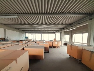 Magazzino in Vendita a Fucecchio, zona Ponte a Cappiano, 800'000€, 1190 m²