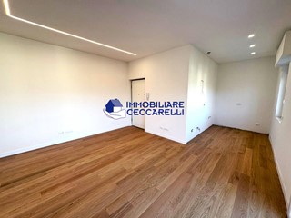 Trilocale in Vendita a Massa, zona Ronchi, 380'000€, 75 m²
