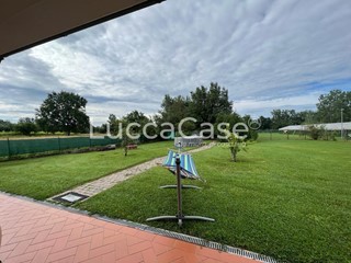 Villa in Vendita a Capannori, zona Segromigno In Piano, 800'000€, 170 m², arredato