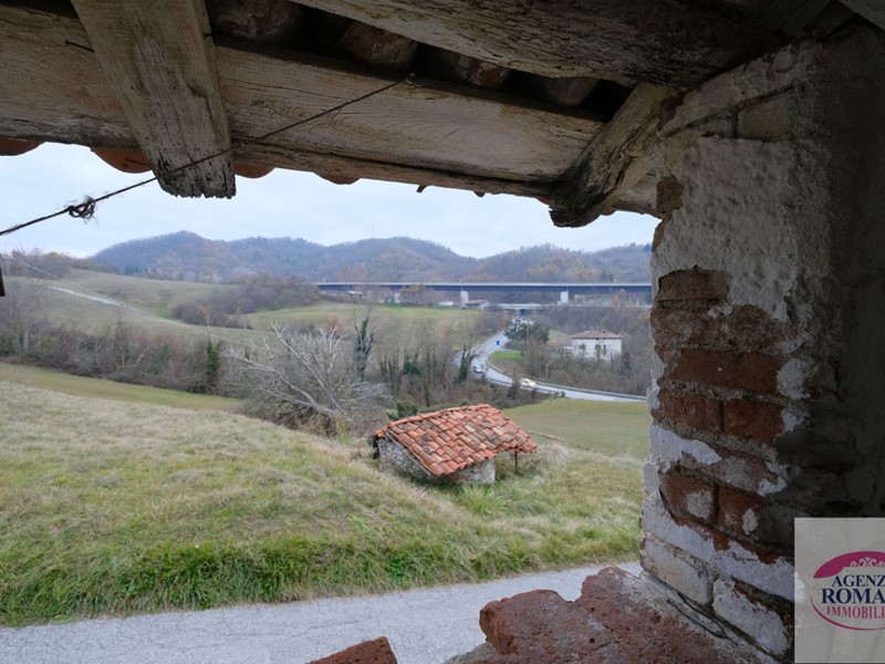 Casa Indipendente in Vendita a Millesimo, 350'000€, 700 m²