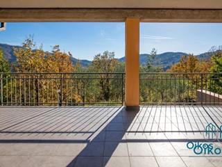 Villa in Vendita a Monterosso al Mare, 370'000€, 210 m², arredato