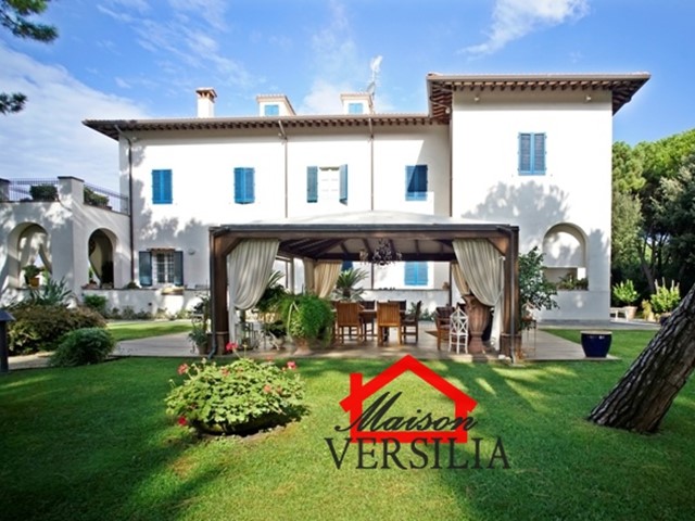 Villa in Vendita a Massa, 8'500'000€, 1000 m²