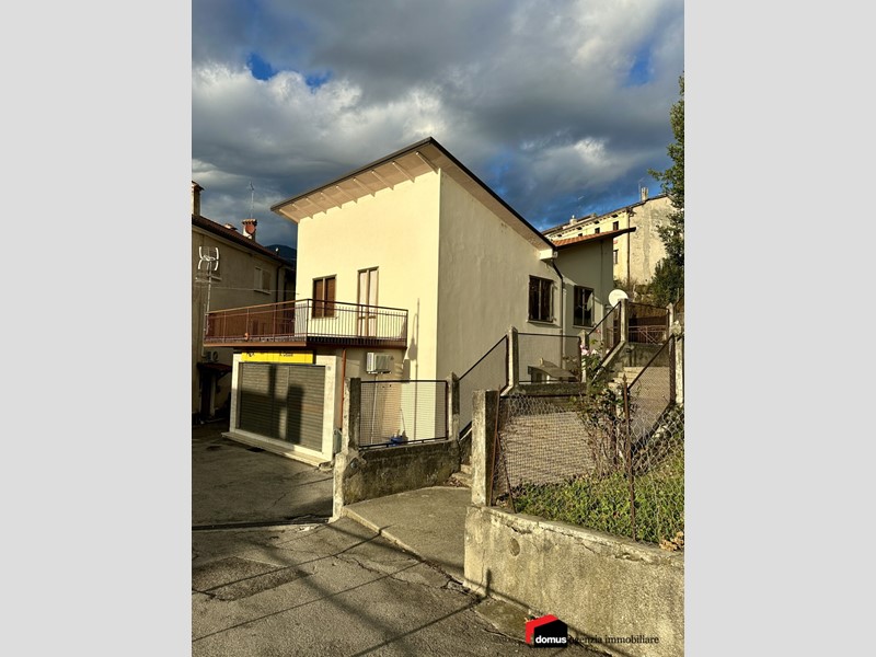 Villa in Vendita a Lugo di Vicenza, 160'000&euro;, 160 m²