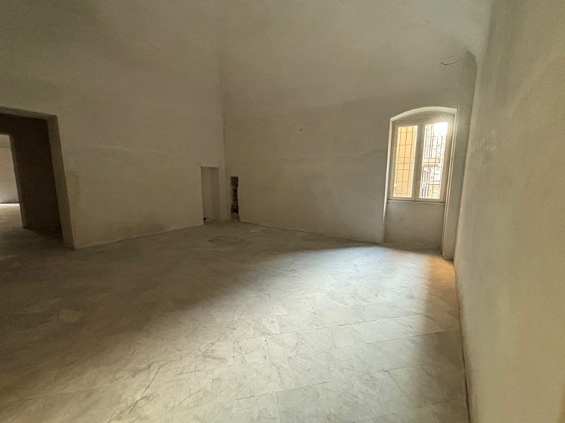 Immobile commerciale in Vendita a Sarzana, 378'400&euro;, 82 m²