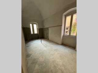 Immobile commerciale in Vendita a Sarzana, 378'400€, 82 m²