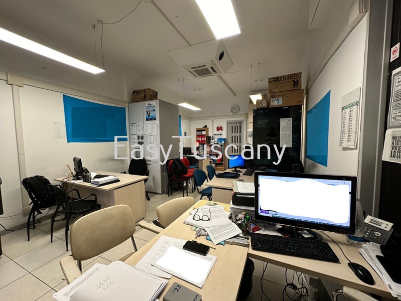 Immobile commerciale in Vendita a Lucca, 110'000€, 45 m²