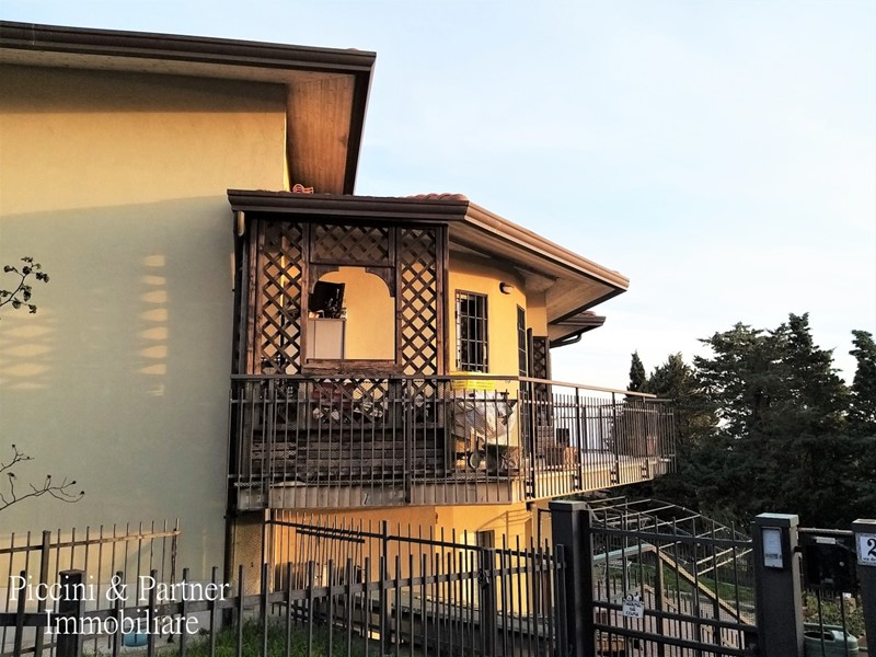 Casa Semi Indipendente in Vendita a Passignano sul Trasimeno, zona Castel Rigone, 215'000€, 95 m², con Box