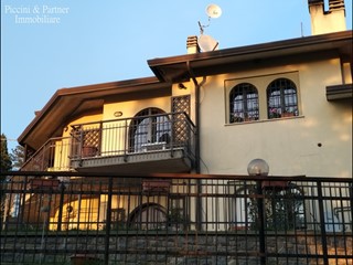 Casa Semi Indipendente in Vendita a Passignano sul Trasimeno, zona Castel Rigone, 215'000€, 95 m², con Box