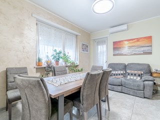 Trilocale in Vendita a Beinasco, zona fornaci, 149'000€, 96 m²