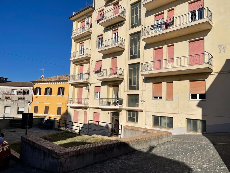Quadrilocale in Vendita a Agugliano, zona Centro storico , 78'000€, 85 m²