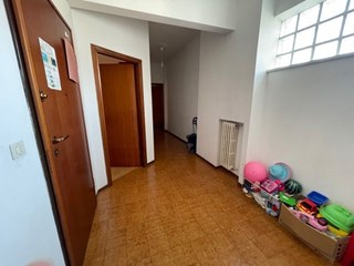 Trilocale in Vendita a Falconara Marittima, zona Zona Pineta, 80'000€, 90 m²