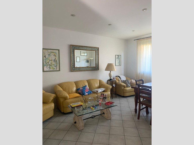 Villa bifamiliare in Vendita a Forte dei Marmi, 730'000€, 150 m²