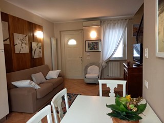 Villa bifamiliare in Affitto a Forte dei Marmi, 30'000€, 100 m², arredato