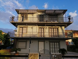 Appartamento in Vendita a Camaiore, zona Lido di Camaiore, 490'000&euro;, 125 m², arredato
