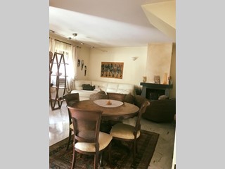 Villa in Vendita a Carrara, zona Avenza, 550'000€, 300 m², arredato