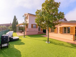 Villa in Affitto a Pietrasanta, zona Marina di Pietrasanta, 2'500€, 120 m², arredato
