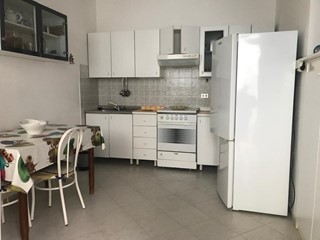 Trilocale in Affitto a Massa, zona Marina di Massa, 1'600€, 50 m², arredato
