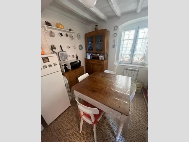 Casa Indipendente in Vendita a Luni, zona Ortonovo, 119'000€, 150 m², arredato