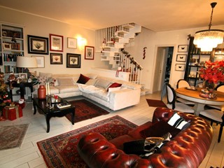 Villetta a schiera in Vendita a Carrara, zona Fossone, 420'000€, 200 m², arredato