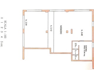 Negozio in Vendita a Monteroni d'Arbia, zona Ponte a Tressa, 120'000€, 110 m²