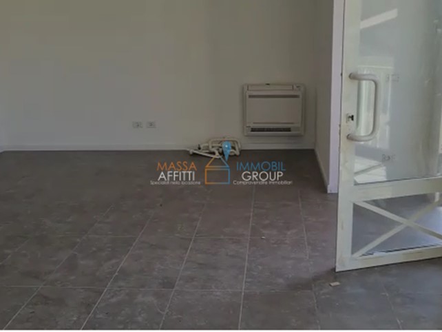 Immobile commerciale in Vendita a Montignoso, 280'000€, 98 m²