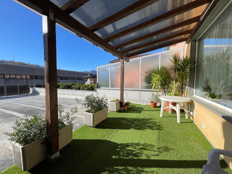 Casa Semi Indipendente in Vendita a Aulla, 450'000€, 800 m², arredato, con Box