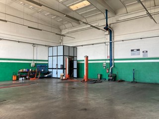 Capannone in Vendita a Alseno, 460'000€, 550 m²