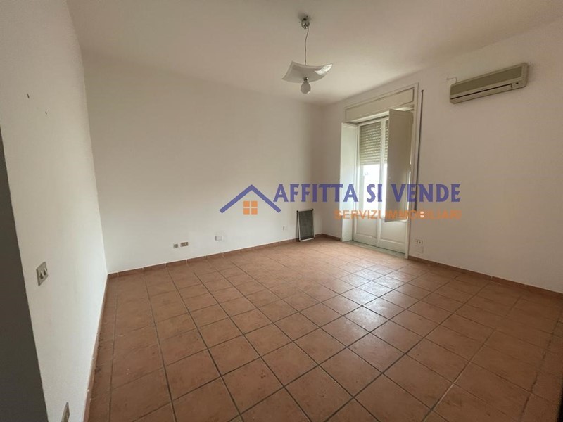 Appartamento in Vendita a Siracusa, 100'000&euro;, 177 m², con Box