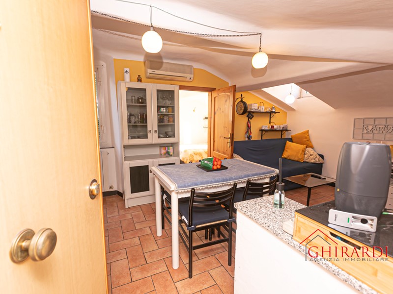 Quadrilocale in Vendita a Genova, zona Sestri Ponente, 52'000€, 57 m²