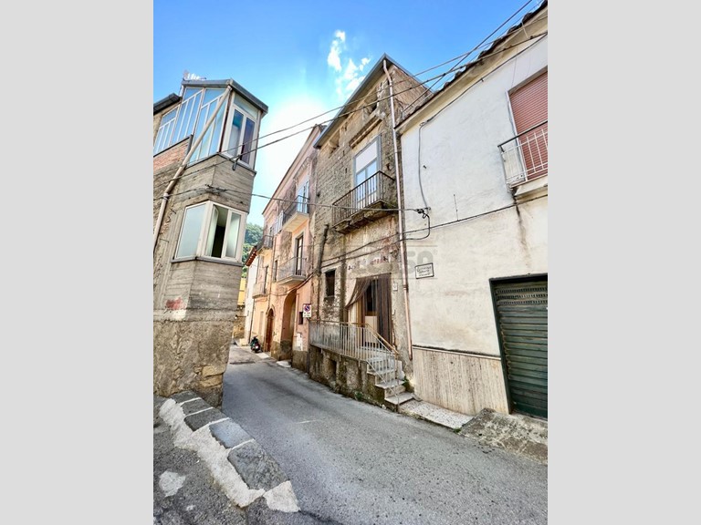 Casa Semi Indipendente in Vendita a Castel San Giorgio, 45'000€, 130 m²