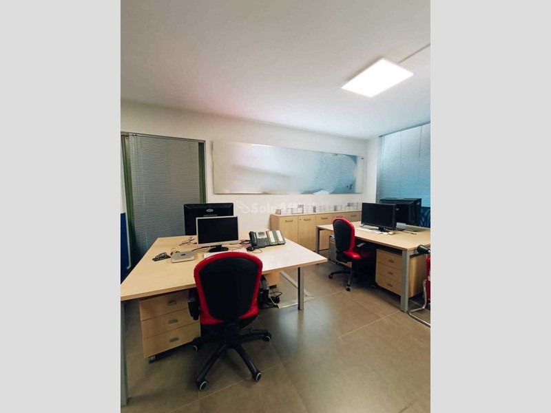 Ufficio in Affitto a Chieri, zona Centro, 1'250€, 75 m²