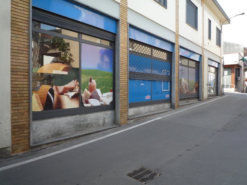 Negozio in Vendita a Golasecca, 30'000€, 150 m²
