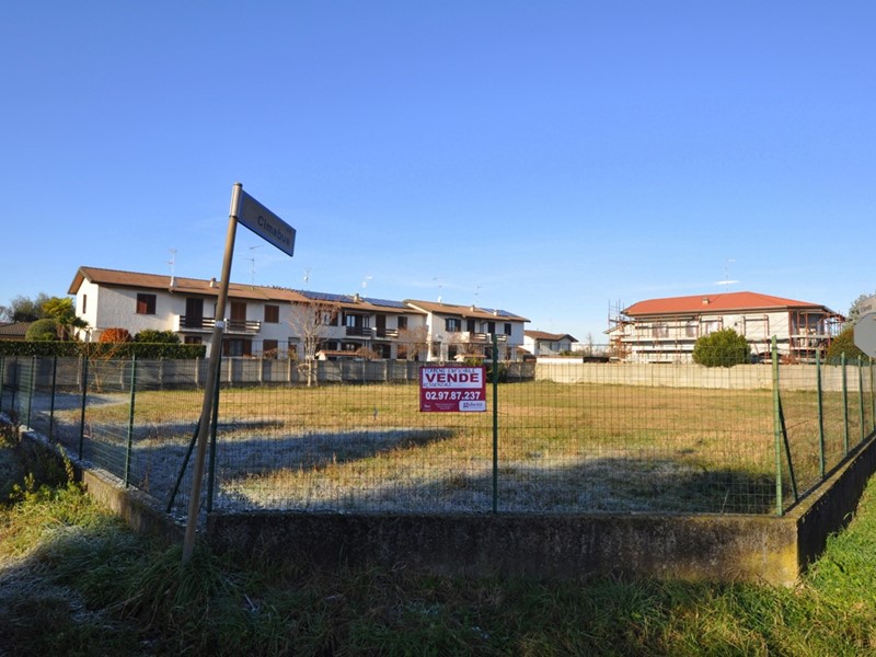 Terreno edificabile in Vendita a Inveruno, 250'000€, 1800 m²