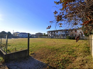 Terreno edificabile in Vendita a Inveruno, 115'000€, 820 m²